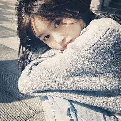 不动声色的柏田小姐与喜形于色的太田君